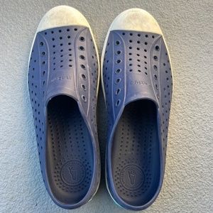 Native Jefferson Slip-On Sneakers Shoes Navy Blue Shell White Size J6 Unisex